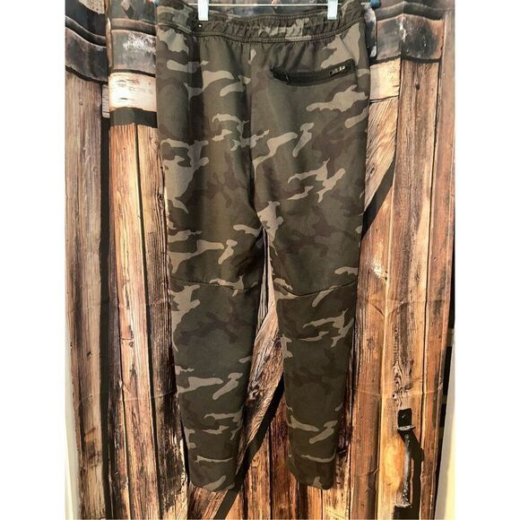 American Eagle Joggers Mens Size Medium Camo Camouflage Green Sweatpants - Picture 3 of 5